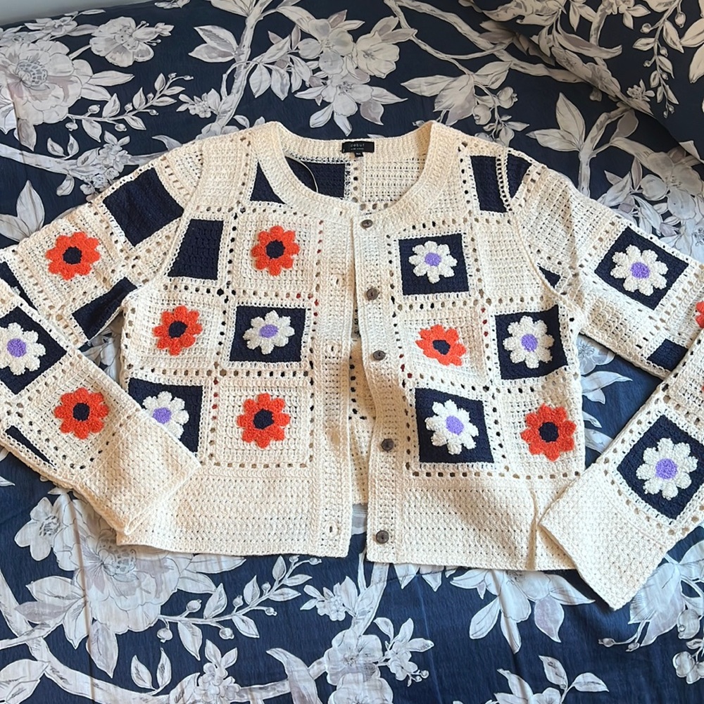 Debut crochet flower sweater size medium/large